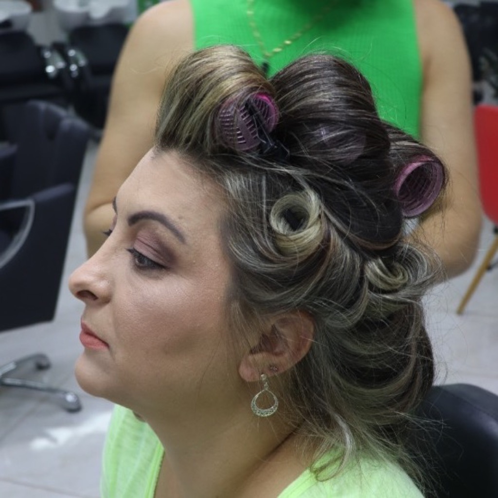 Penteados para Festas e Eventos